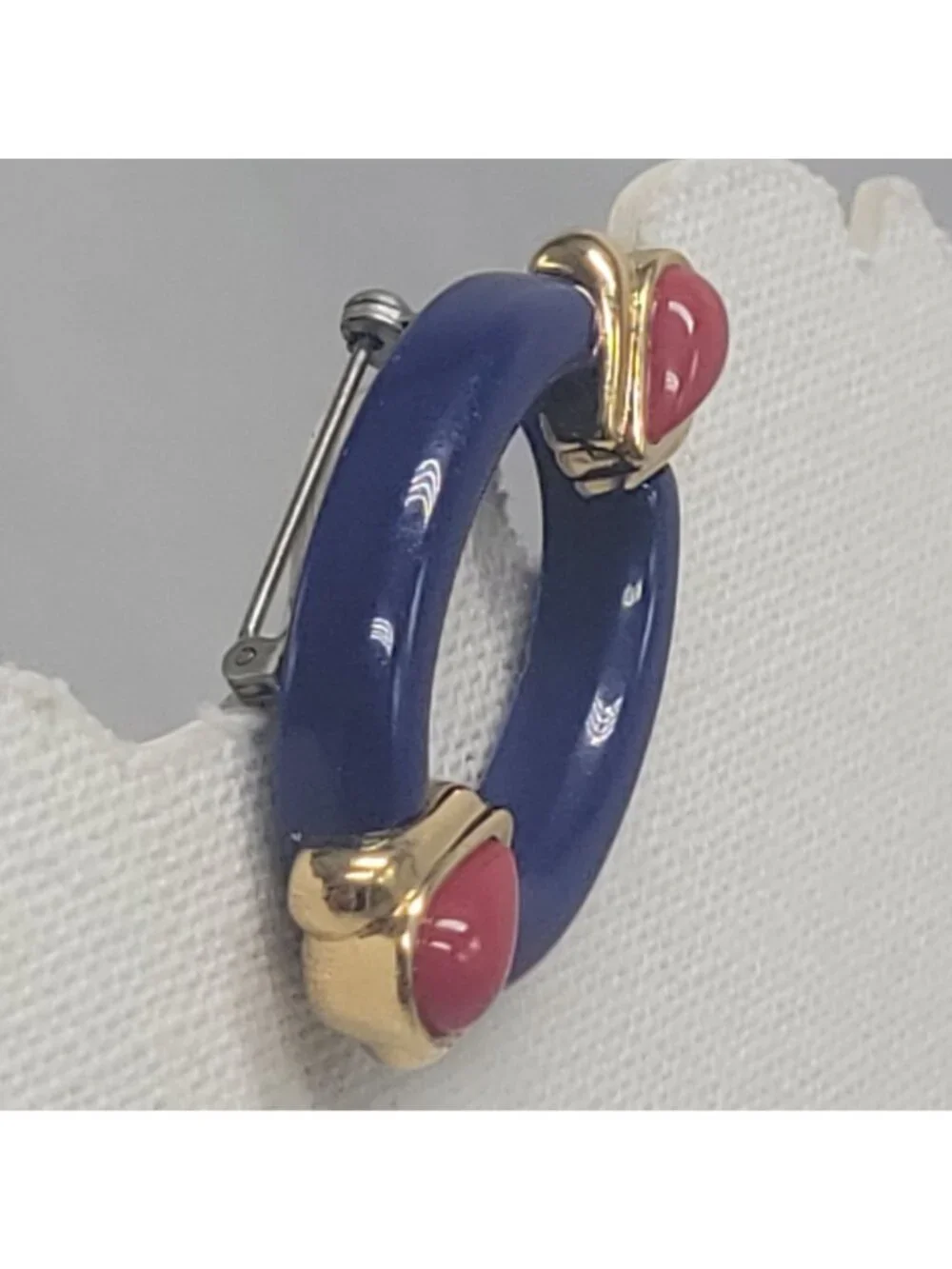 Vintage Gold & Blue Oval Brooch With Red Tear-Drop Accents Retro Pin Style 2"×1" - Picture 7 of 11
